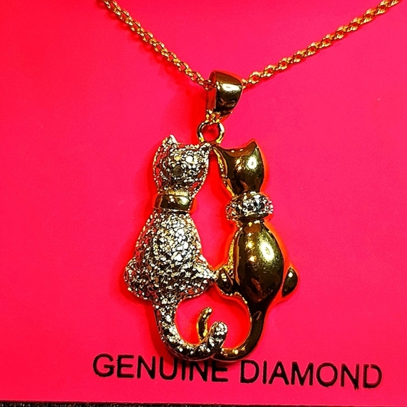 Signed Gold Plated Signed Dolce Giovanna Diamond Accent Cat Necklace - Picture 1 of 7